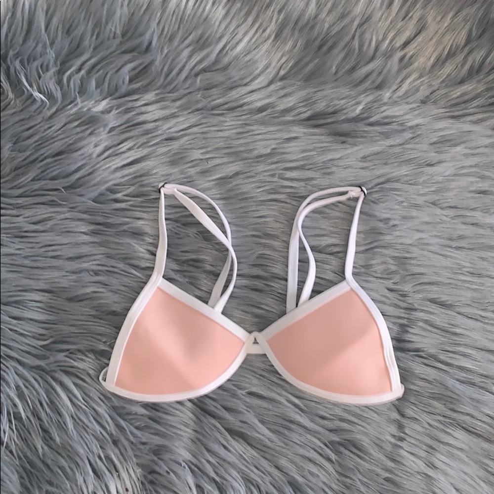 Hoaka Swimwear bikini top